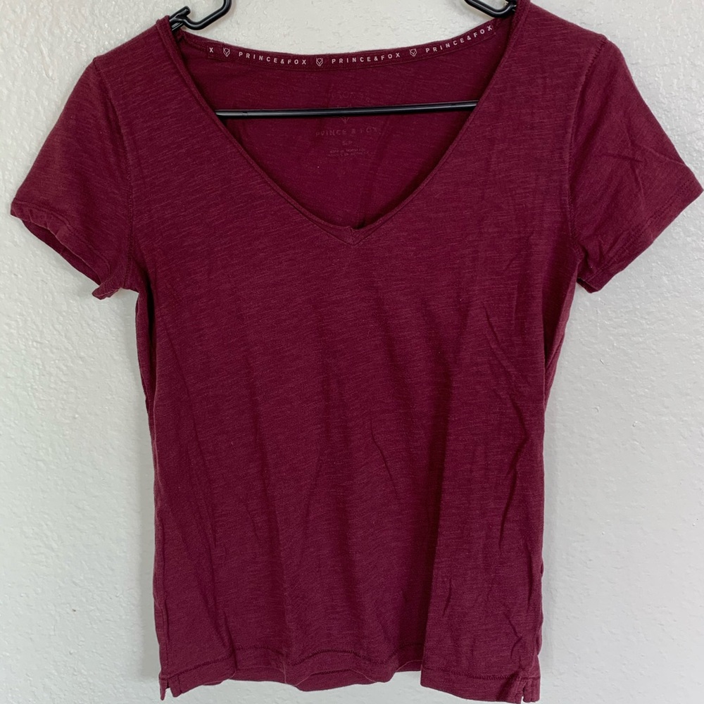 Maroon T